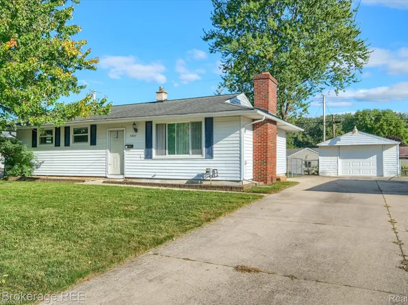 5307 Worchester Dr, Swartz Creek, MI 48473