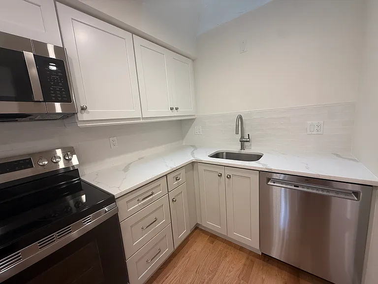 105 Beaconsfield Rd #105 — Photo 10