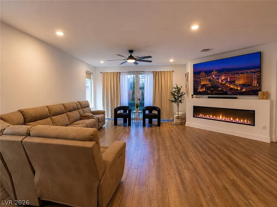 6366 Pipers Brook Ln