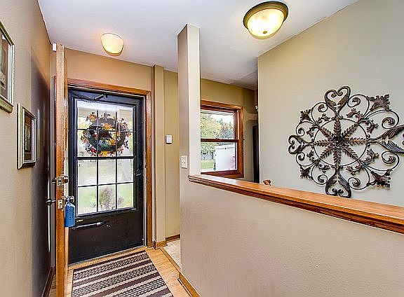2nd image of 4733 Sandra Ln