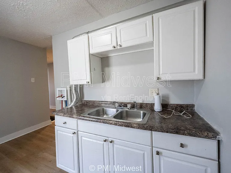 2209 E New York St #B — Photo 4