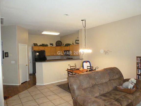 4th image of 2834 W Agate Ave