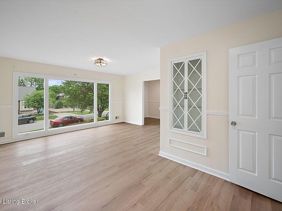 4th image of 3602 Eastside Dr
