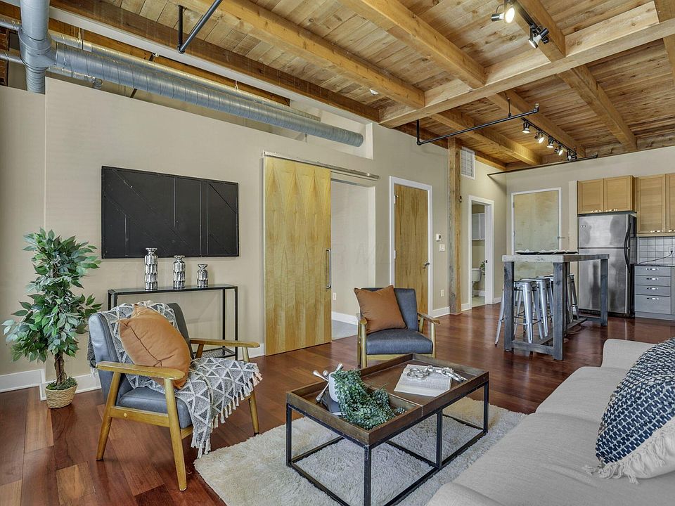 1st image of 150 E Main St APT 605