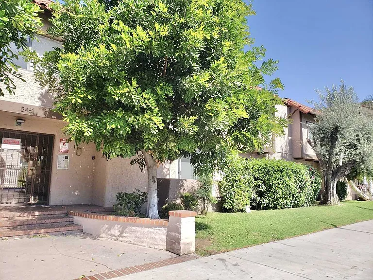 Kester Ave — Photo 1