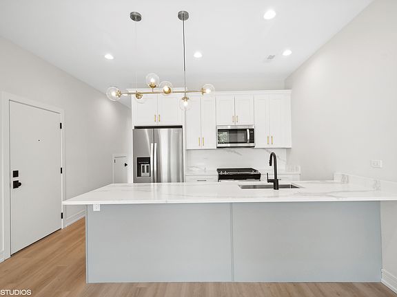 5th image of 3715 S Giles Ave #1