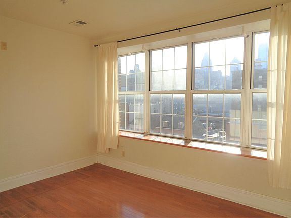 3rd image of 928 Race St APT 6D