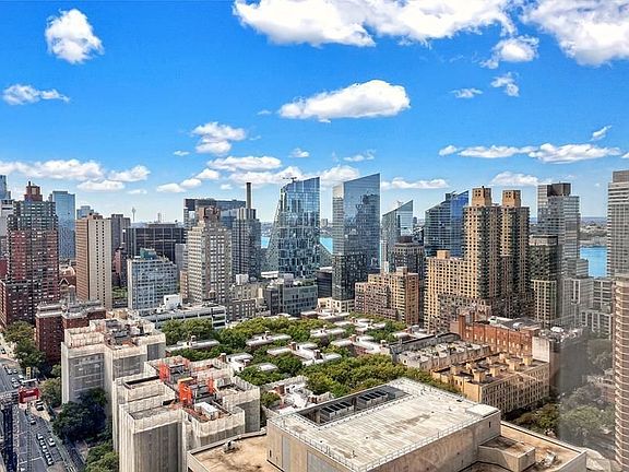 4th image of 160 W 66th St APT 32G