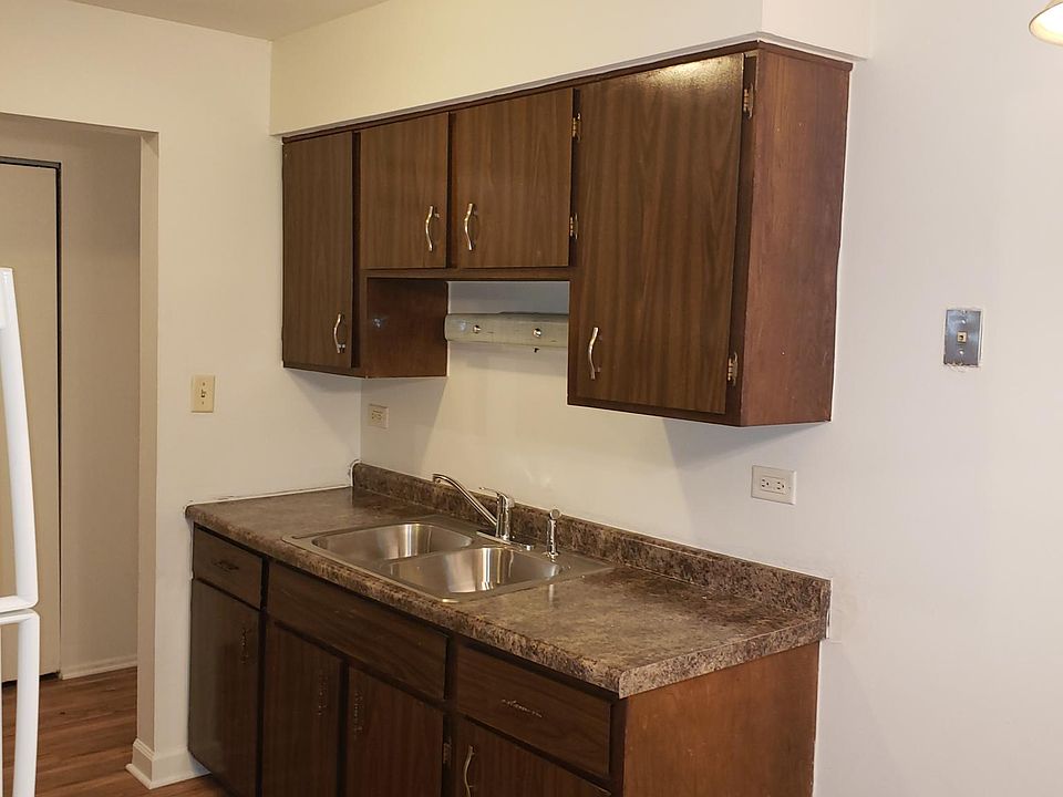 2nd image of 9950 Sayre Ave APT 104