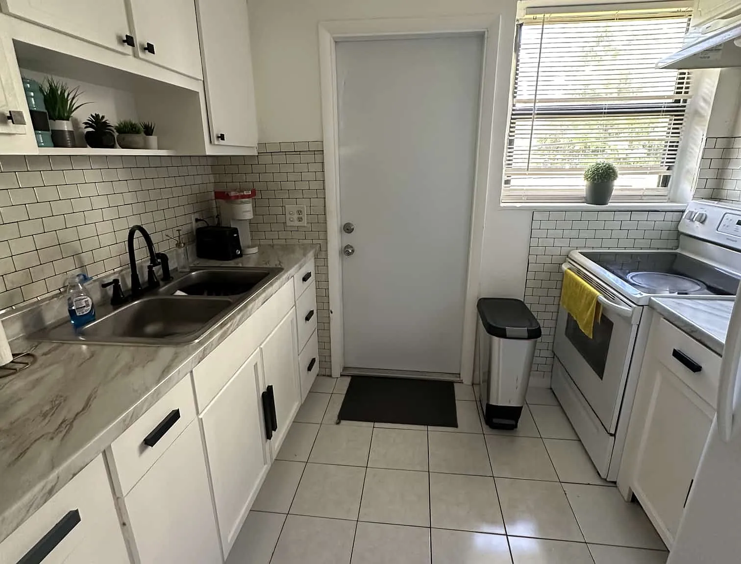 2 bed, 1100 sqft, $2,500 — Photo 4