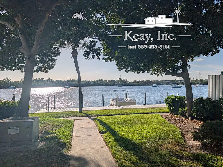 101 Pompano Dr SE #D — Photo 4