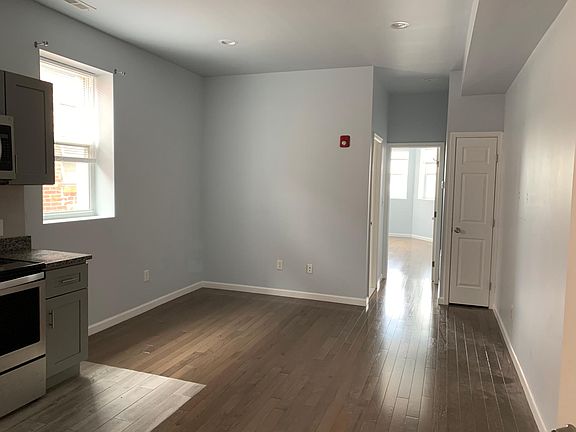 2nd image of 1609 S Broad St Floor 3