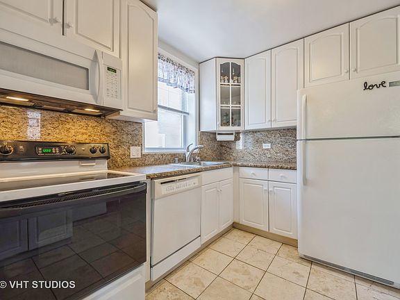 3rd image of 2437 W Farragut Ave APT 2A