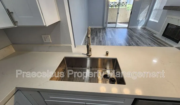 2047 Lakeridge Cir #104 — Photo 7
