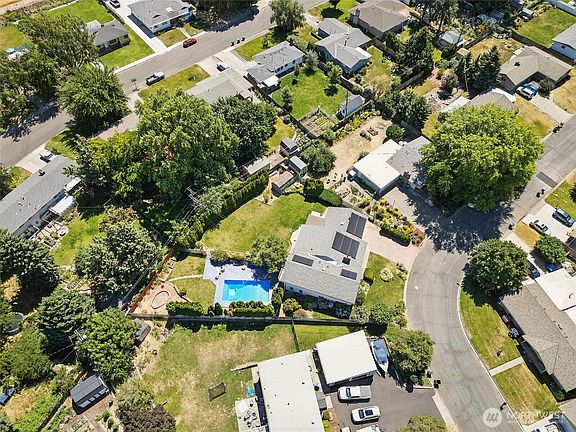 2nd image of 934 Shasta Drive