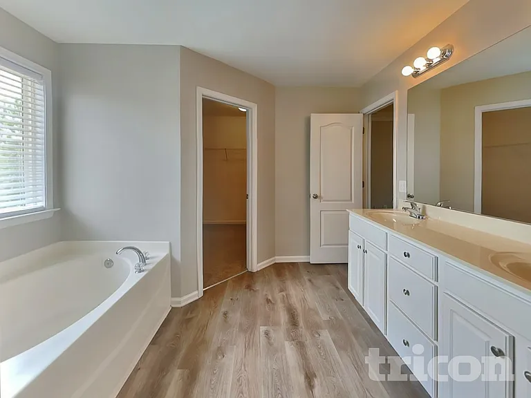 527 W Saddletree Dr — Photo 11