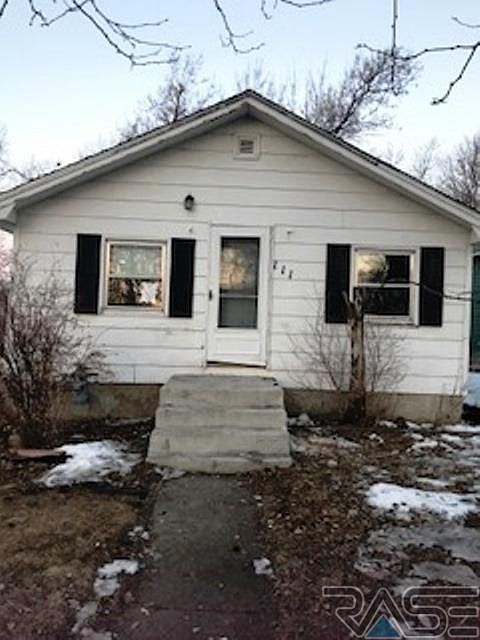 1st image of 111 S Lyndale Ave