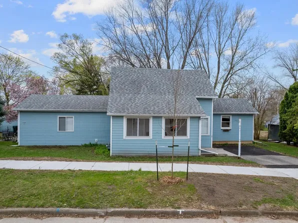 636/638 11th Street, Baraboo, WI 53913