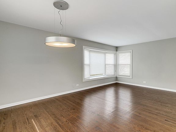 3rd image of 247 N Yale Ave