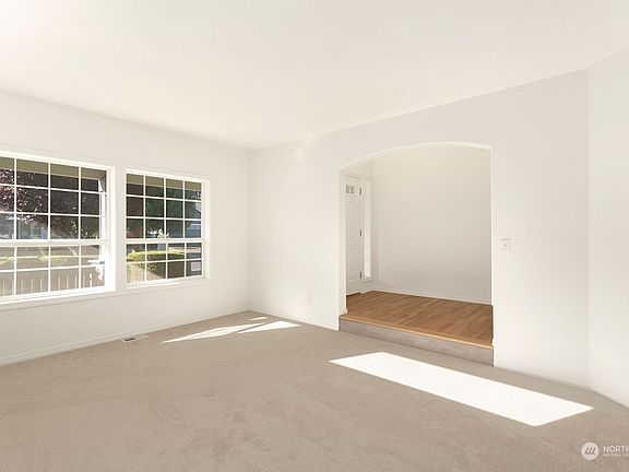 4th image of 15421 88th Street E