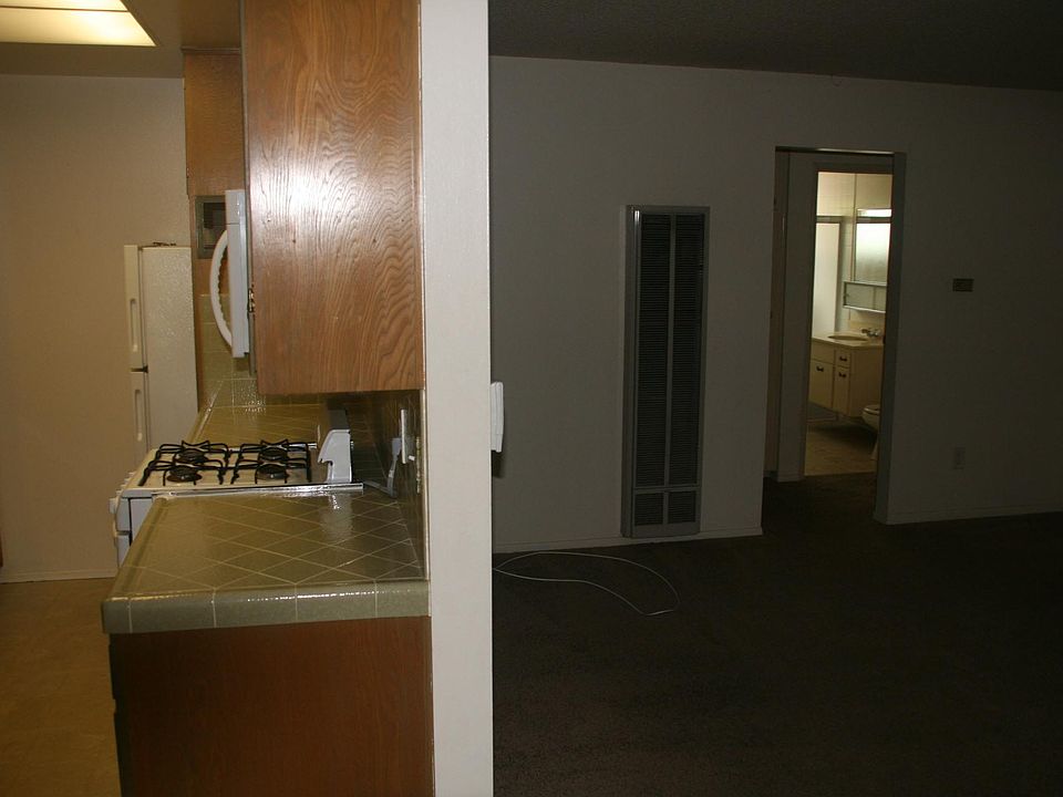 1st image of 4620 4th St APT 3