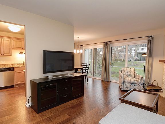 4th image of 612 Ironwood Ct APT C1