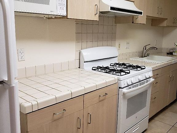 5th image of 2056 Hornblend St #2056