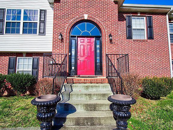 2nd image of 489 Comanche Ct