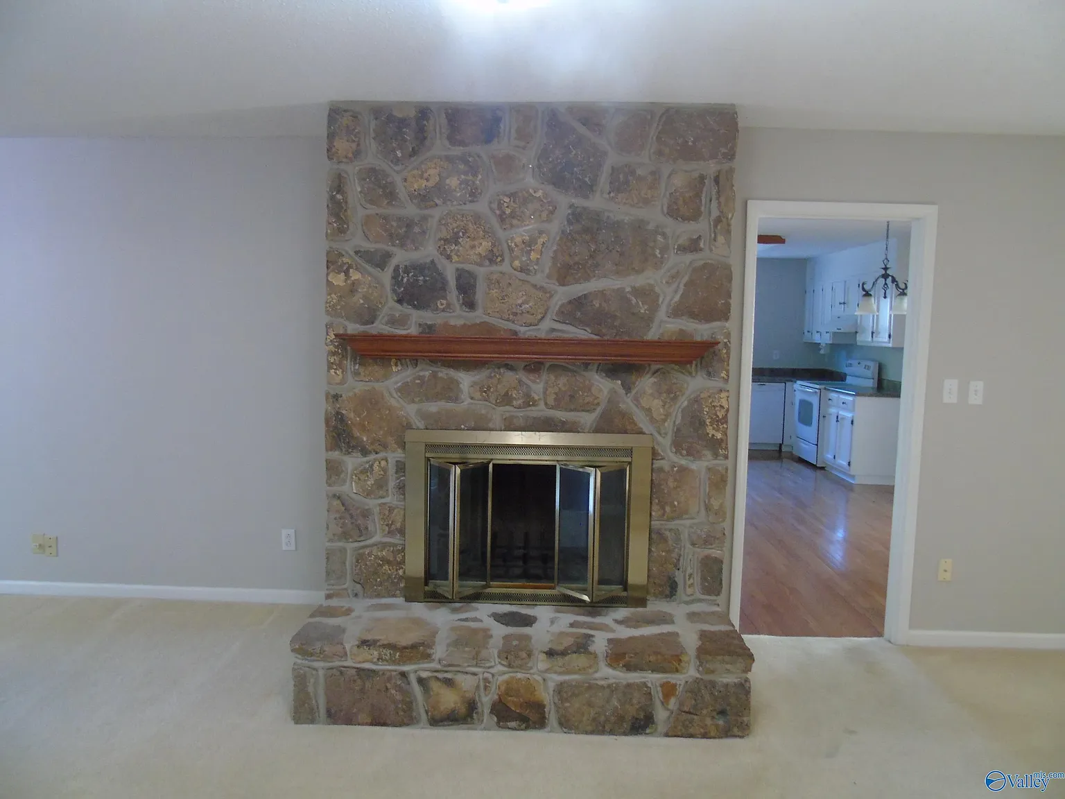 3 bed, 2.0 bath, 1857 sqft, $1,795 — Photo 4