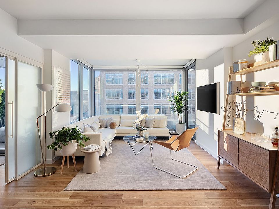 1st image of 547 W 47th St Unit 1111