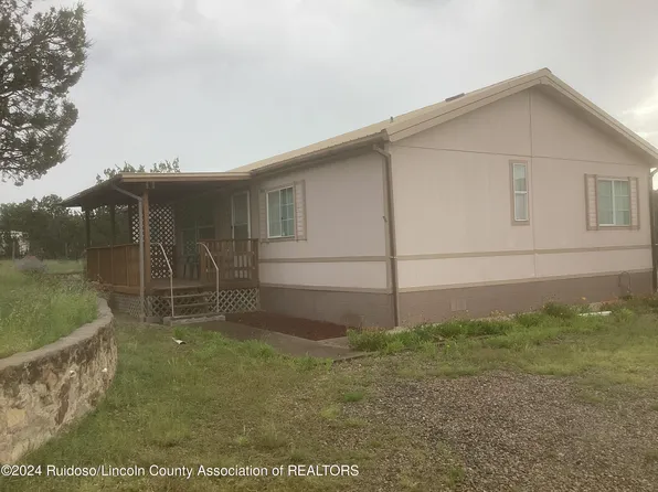 129 W Grandview Rd, Capitan, NM 88316