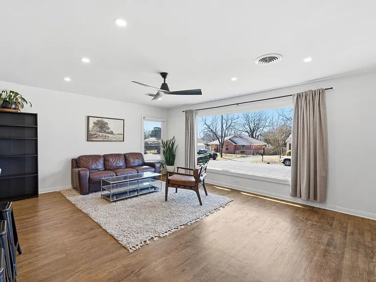 3313 Greenwood Dr — Photo 8