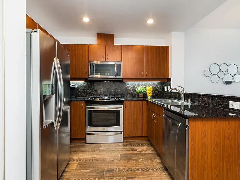 300 W Beech St #1904 — Photo 9