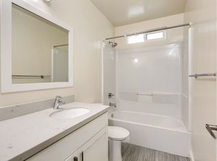 185 N Oakland Ave #7, Pasadena, CA 91101