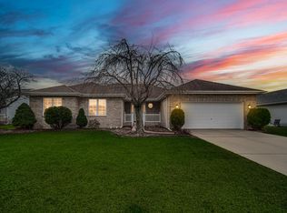 192 Summerhill Dr, Dyer, IN 46311