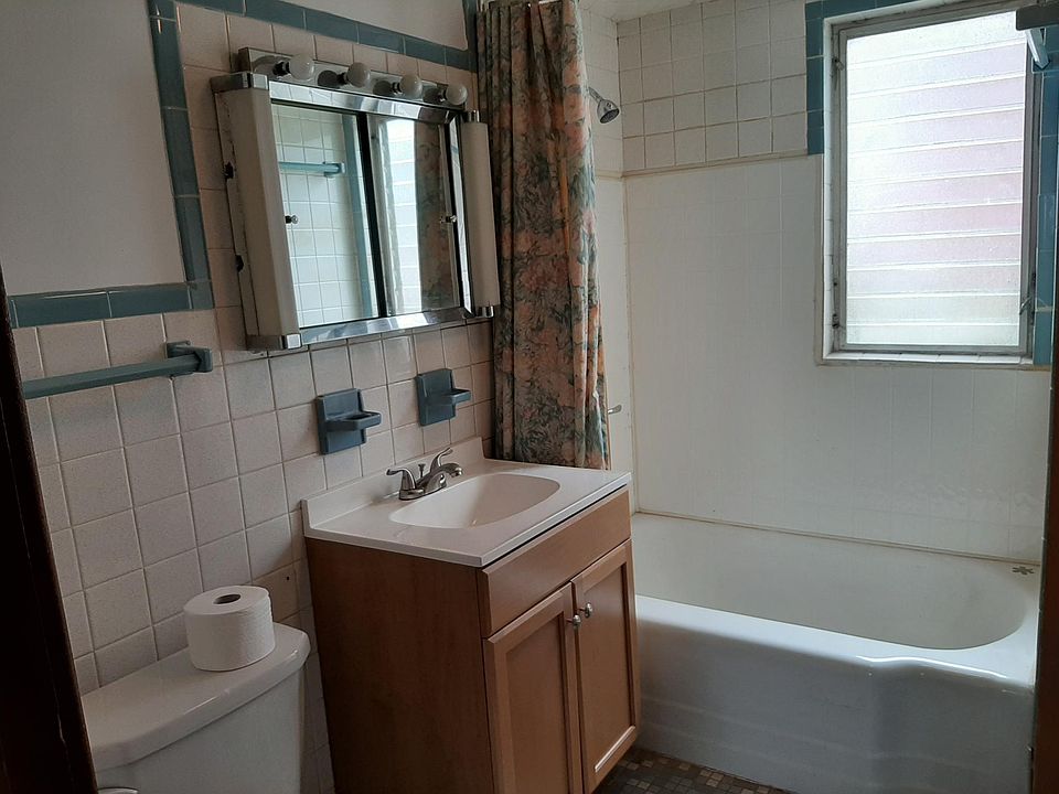 2nd image of 54 Helen St #1