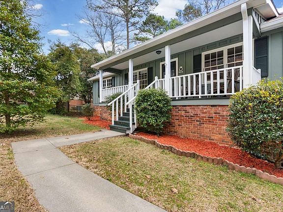 2nd image of 10 Warwick Way SE