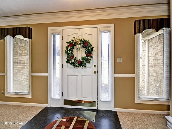 2nd image of 360 Rockcastle Villa