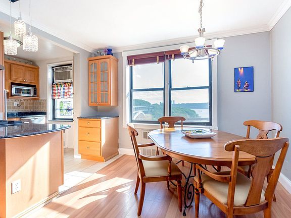 5th image of 2550 Independence Ave APT 6N