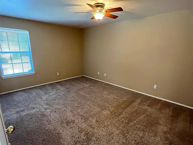 9625 Sugar Hill Dr — Photo 16