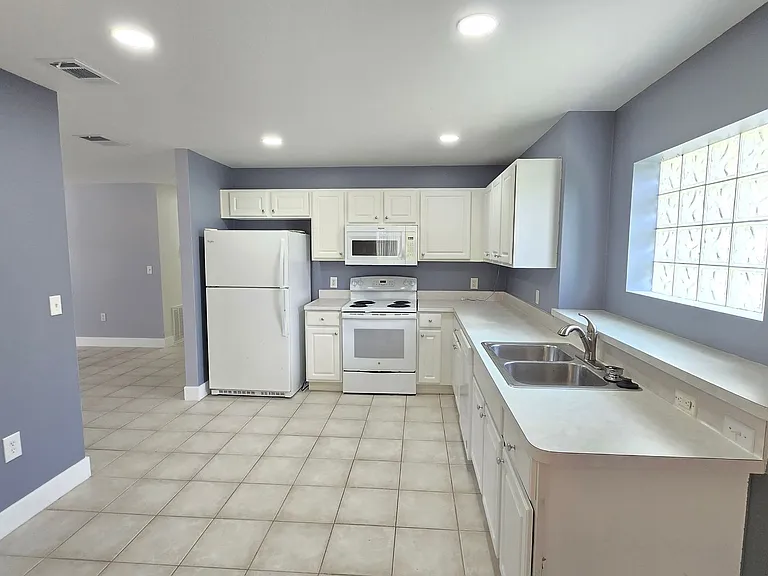 104 Charles Dr — Photo 7