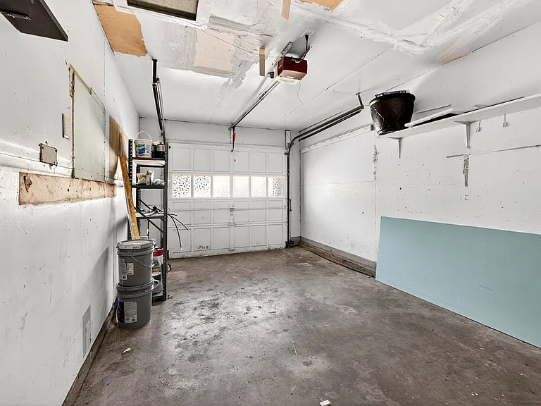 6311 W 81st St — Photo 16