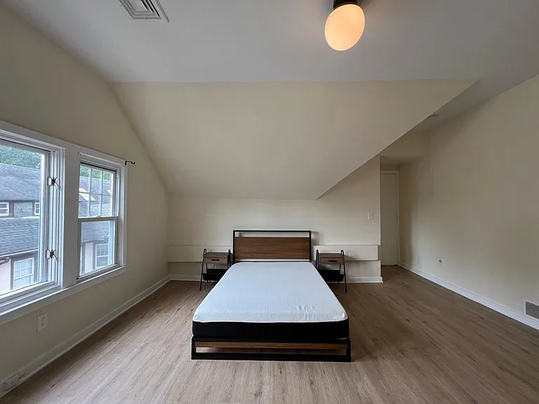 420 Whitney Ave — Photo 36
