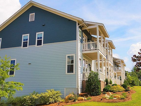 52 Owen Towne Rd / N. side