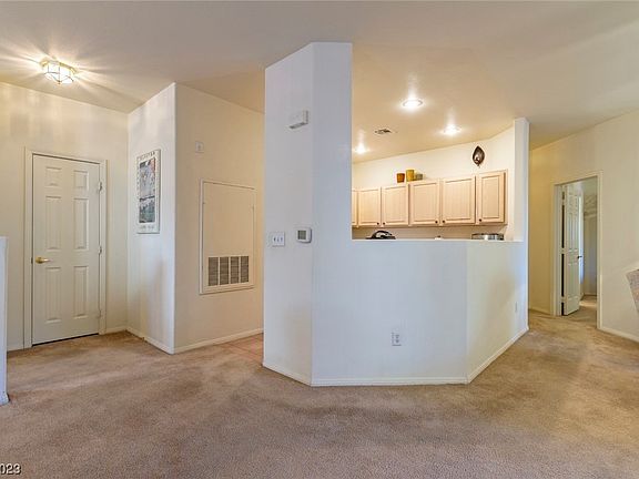 5th image of 113 Emerald Forest St Unit 201