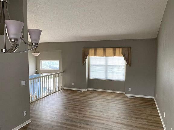5th image of 11722 S 28th St
