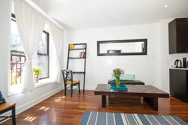 Rented by Oxford Property Group | media 7