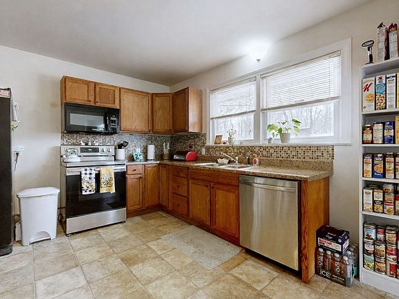 4th image of 1618 Woodside Dr