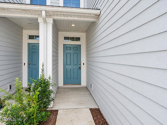 4th image of 217 COASTLINE Way