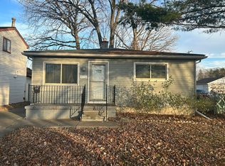 4471 Croissant St, Dearborn Heights, MI 48125